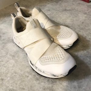 TIEM Slipstream Marble and White Spin Shoe